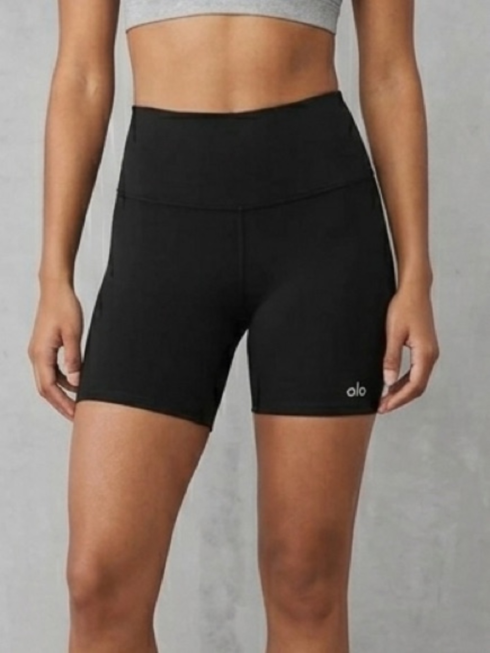 Alo Yoga 5" Airlift Energy Short Black High Shorts Size M NWT Logo Activewear